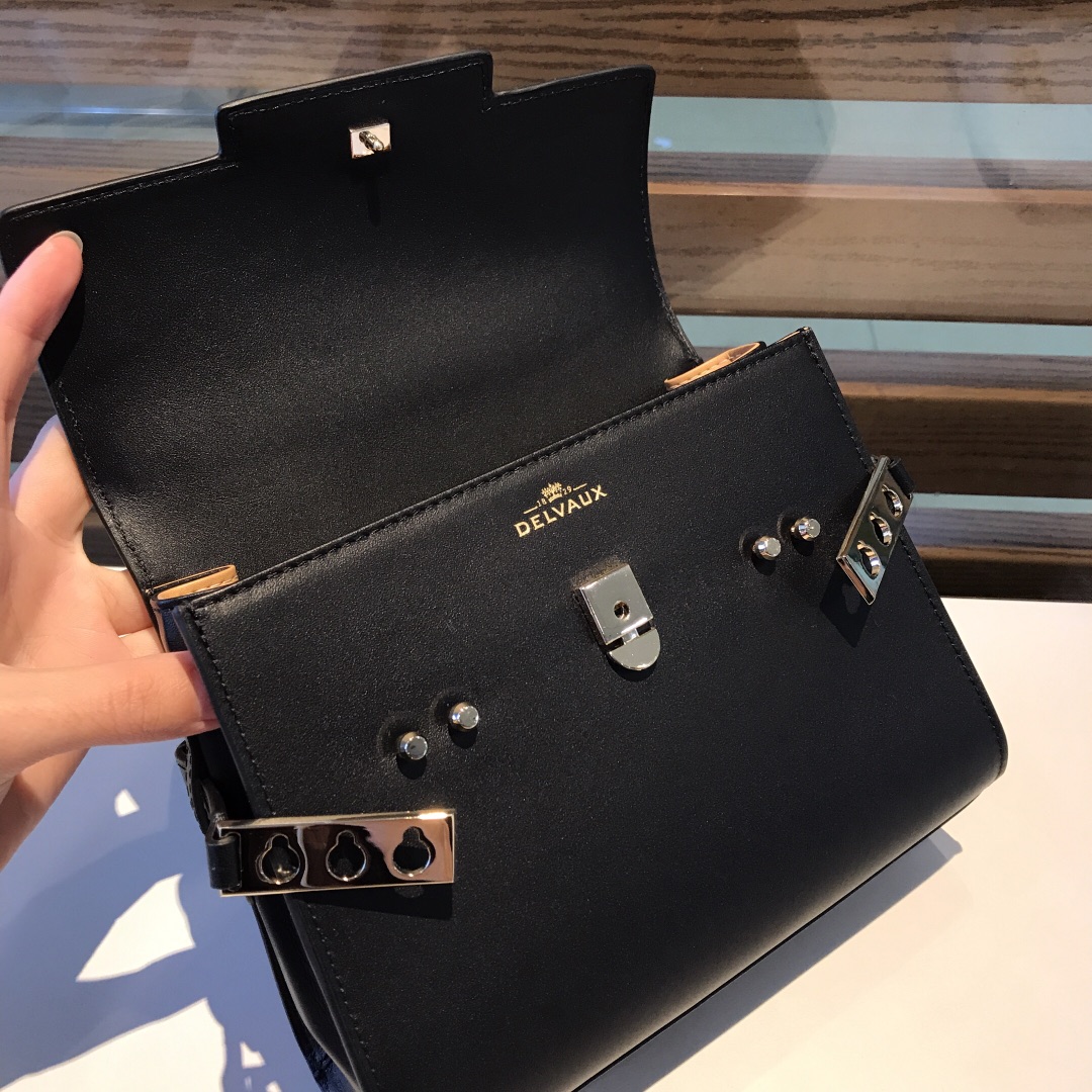 델보 톰페트 MM 샤리오뜨백